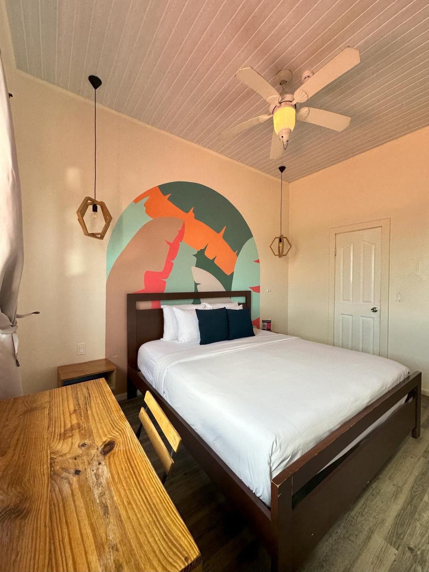 Socialtel Bocas Del Toro Hotel Exterior photo