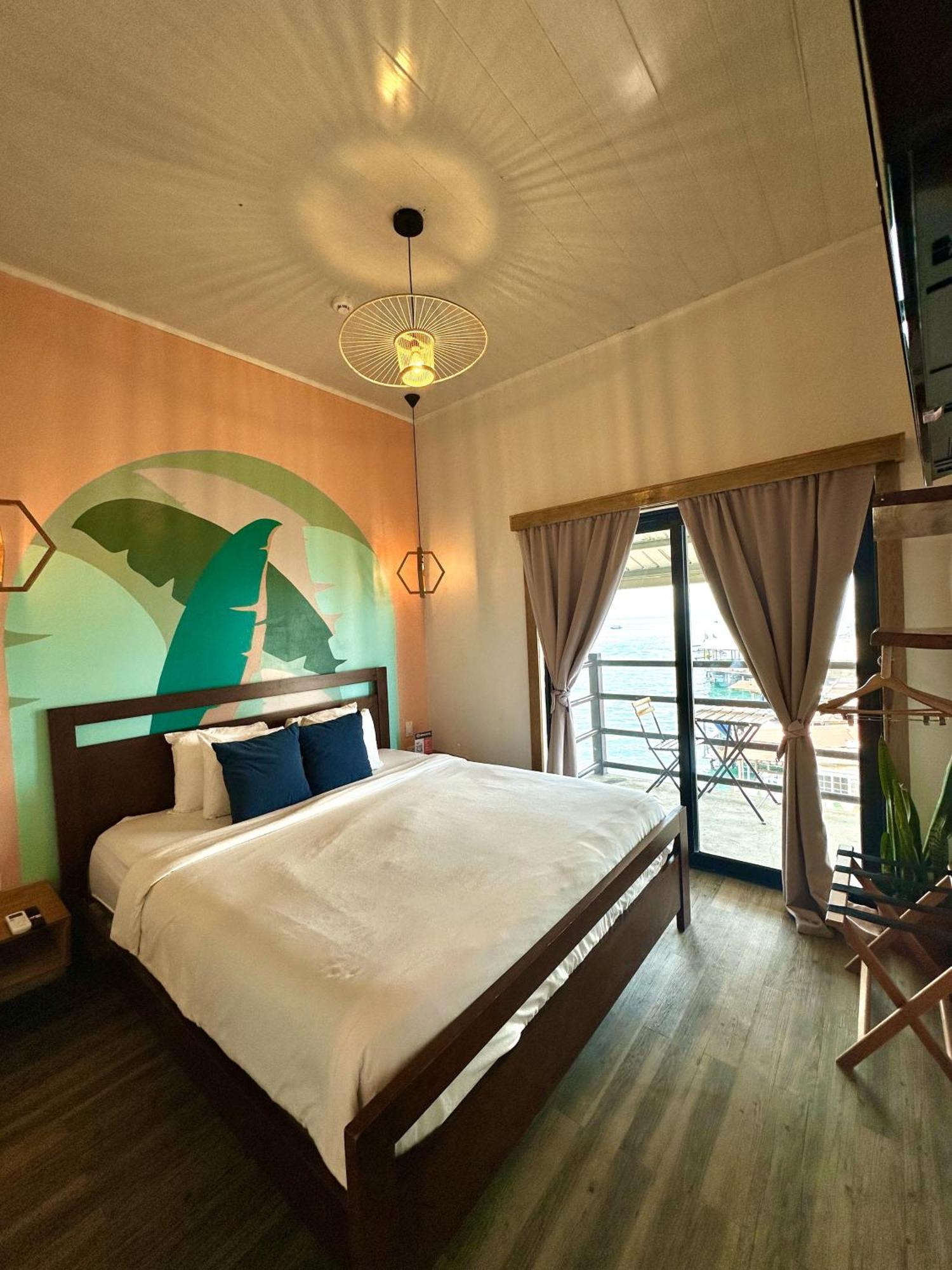 Socialtel Bocas Del Toro Hotel Exterior photo