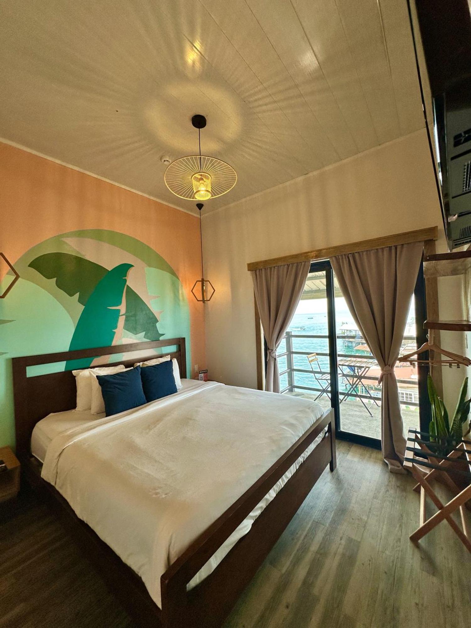 Socialtel Bocas Del Toro Hotel Exterior photo